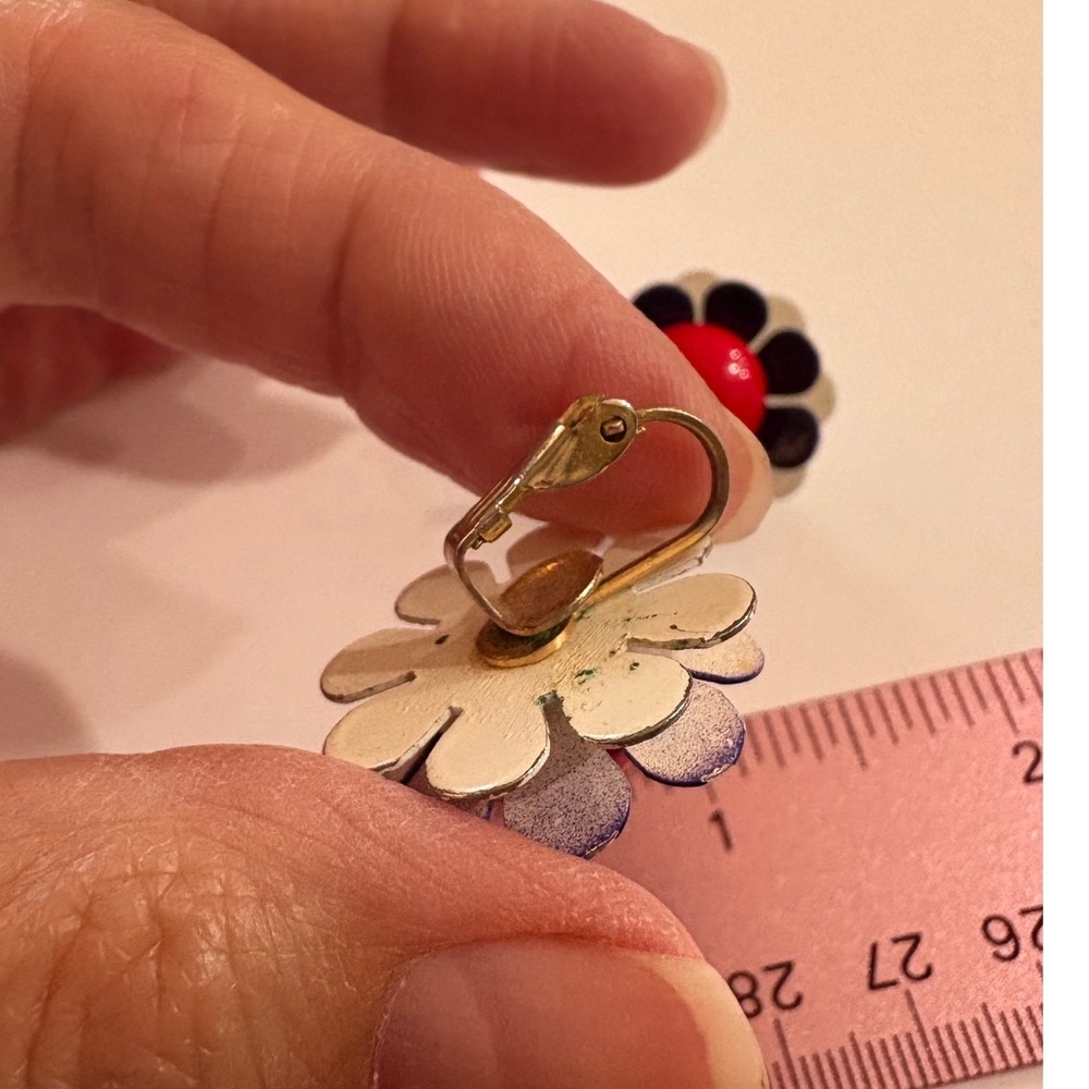 Vintage 1960s Flower Clip On Earrings Red Center Blue Petals Retro Vintage Style - Picture 8 of 10